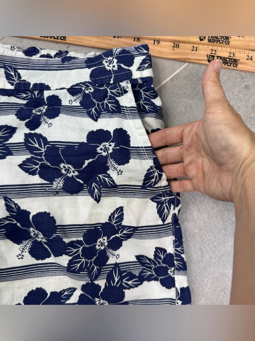 Tommy Bahama Women's Floral Drawstring Shorts Lot of 2 Cruise Beach Hibiscus